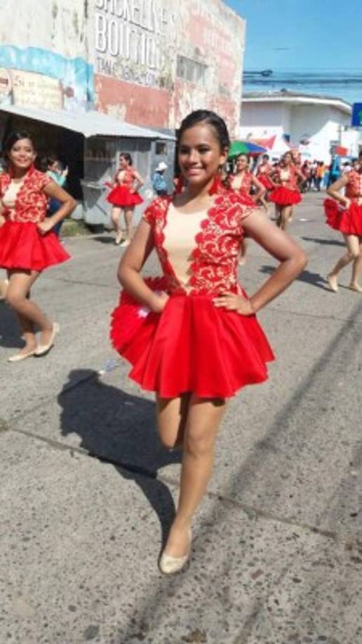 Desde todos los rincones del país las bellas 'palillonas' cautivan a la audiencia.<br/>-Desfiles Choluteca.