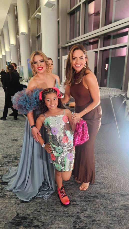 Presentadora hondureña entre las estrellas en los Latin Grammy 2024