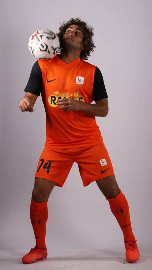 De hecho, el club egipcio dice en su comunicado que el jugador “rechaza a todos y regresa a la patria por Pharco”, con un claro tono irónico tras las últimas semanas de viajes entre países de Warda.