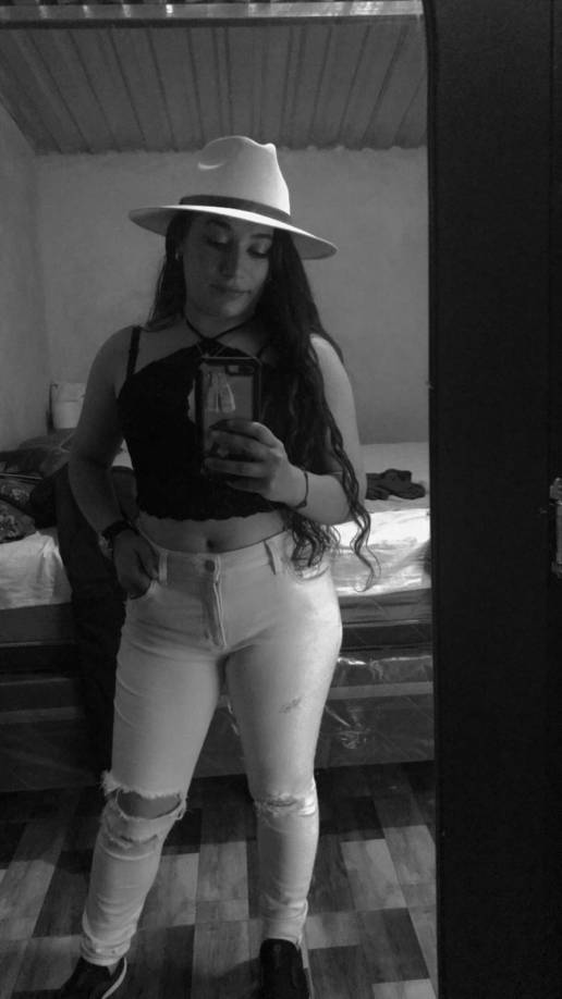 Luego del levantamiento, el cadáver de la joven fue entregado a sus familiares.