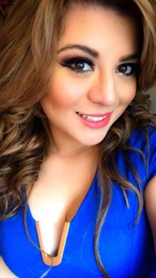 Calderón es considerada como una de las periodistas más hermosas de Centroamérica.