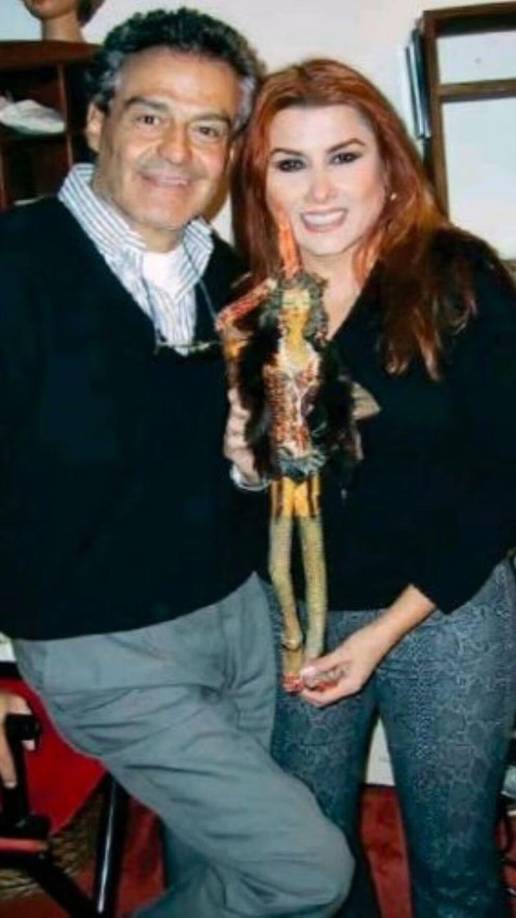 Esperaron hasta que ella cumpliera la mayoría de edad para formalizar su relación, viviendo juntos durante siete años y planeando casarse, aunque la madre de Dulce se opuso firmemente al matrimonio.