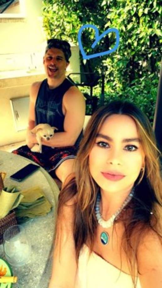 En sus redes sociales la actriz colombiana siguió presumiendo de su fin de semana en familia en su mansión en Beverly Hills.