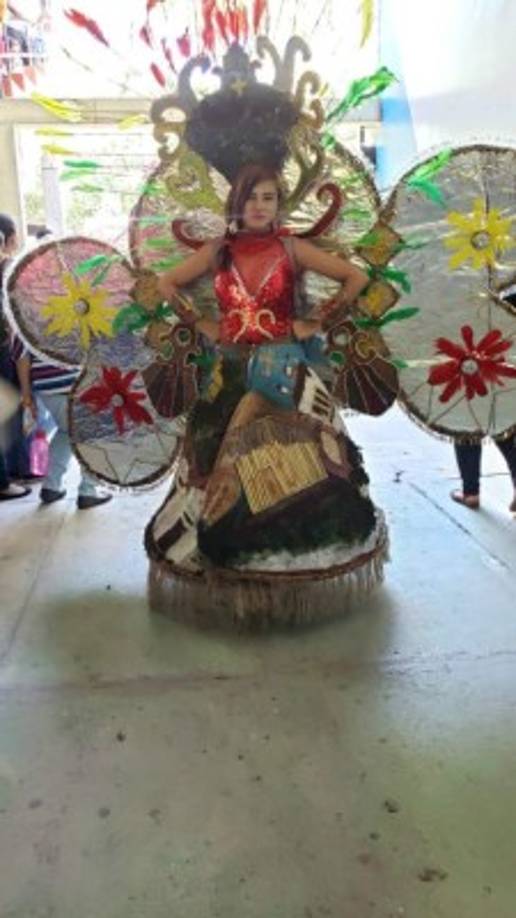 Concepción del Norte se hizo del segundo lugar con este traje de una mezcla de cultura y fantasía.