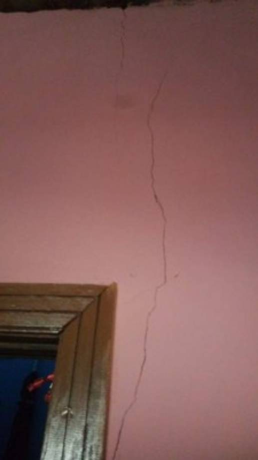 Las casas de la zona norte, como esta vivienda en Trincheras, Choloma, sufrieron los efectos del movimiento telúrico de 5.5 grados.