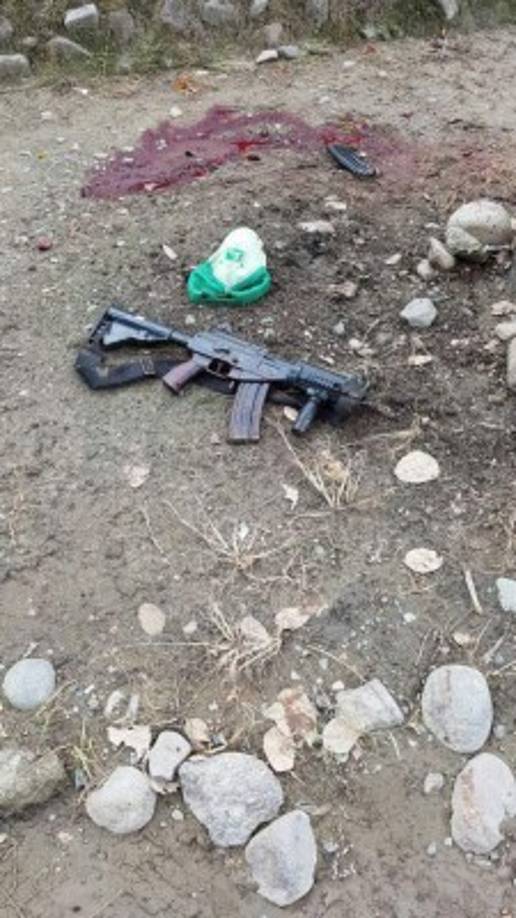 Fusil de reglamento que andaba el militar activo que falleció tras enfrentarse a tiros con policías.