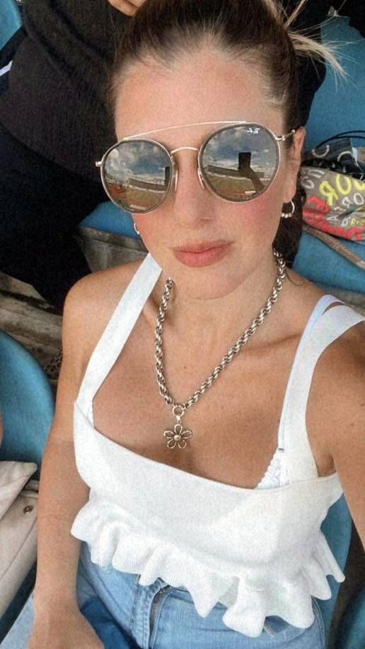 La bella Ana Emilia Lencina es la esposa del portero argentino Jonathan Rougier y estuvo presente en el Olímpico.