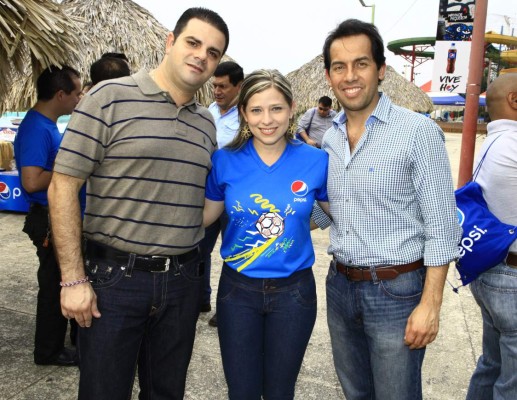 Pepsi lanza campaña de fútbol 2014