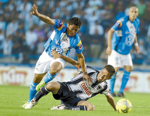 Figueroa dio asistencia, pero el Wigan cayó