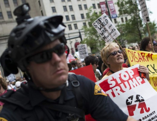 Fuerzas antiTrump provocan el caos en convención republicana