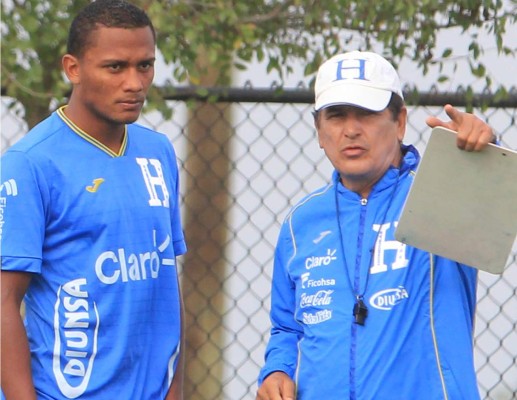 Pinto confirma a Ever Alvarado en el cuadro titular