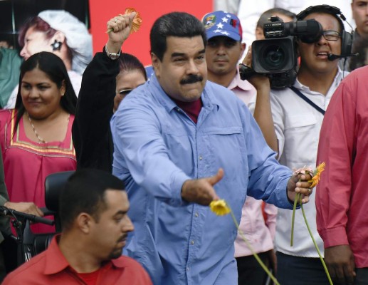 Maduro a Almagro: Métase su Carta Democrática por donde le quepa