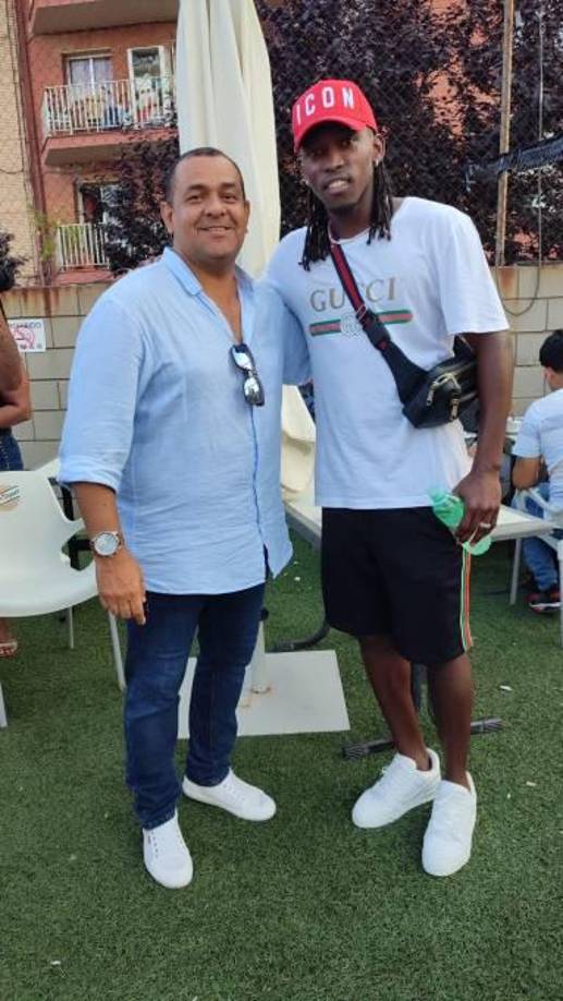 “La Panterita” fue invitado al evento “Premios Lempira” que se celebró en Barcelona, donde también llegaron otros personajes de Honduras.