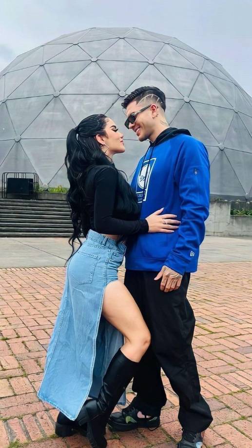 Por otra parte, los millones de seguidores de Kimberly Loaiza se pronunciaron al respecto y expresaron comentarios negativos hacia Juan de Dios, además cuestionaron a Cecia, porque le guardó el secreto al cantante. 