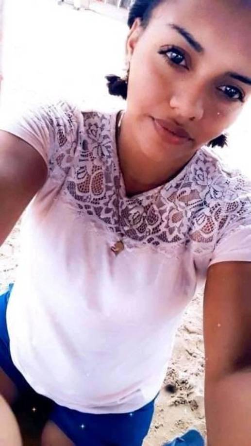 Se presume que los asesinos abusaron sexualmente de ella. 