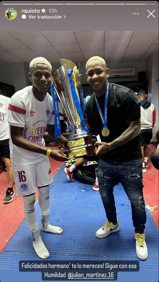 Otro de los que estuvo en los festejos del Olimpia fue Romell Quioto, quien tras su salida del CF Montreal se ha estado entrenando con los Albos. 