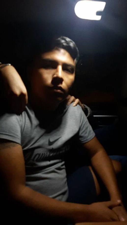 Un ejemplo de esto ocurrió con un joven que fue arrestado gracias a lo que publicaba en TikTok, donde aparentaba ser un poderoso narco.