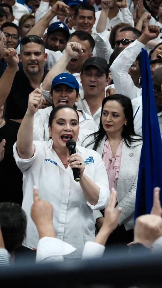 En el último día de presentación de planillas para las elecciones internas de 2025, Ana García, precandidata presidencial por el movimiento Avanza, reafirmó su compromiso con “sacar adelante” al país, destacando su determinación y visión de futuro.