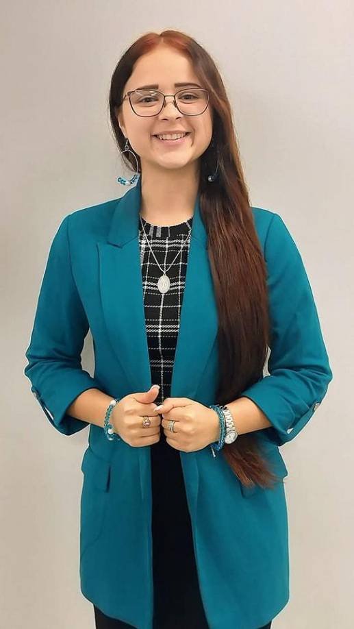 Esto llevó a las autoridades a forzar la entrada del apartamento y encontrar los cuerpos. 