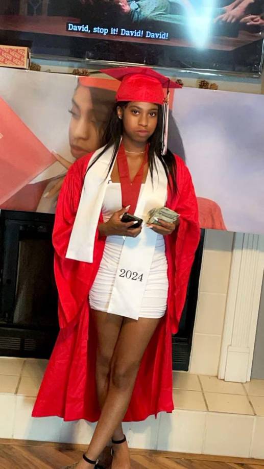 La estudiante de 18 años de edad, Nikyra Dedeaux, también se cuenta entre las víctimas.