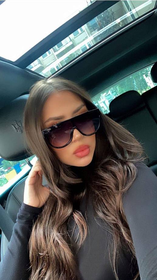 4. Es una nueva mamá orgullosa. Nichols reconoció que ella no se estaba “enfocando en ninguna negatividad” y, en cambio, estaba “eligiendo abrazar el ser madre y hacer lo mejor que puedo por mi hijo”. En diciembre, Nichols les ofreció a sus seguidores un vistazo a su primera Navidad como madre con una foto de Instagram de ella en pijama a juego con su bebé.