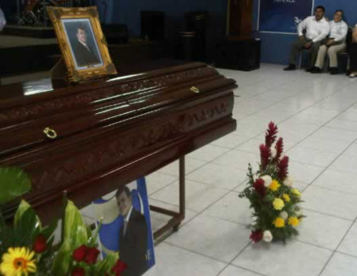 Honduras: Despiden al pastor Roberto Marroquín