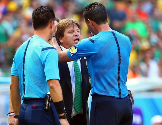 Miguel Herrera: 'El árbitro es el que nos deja fuera del Mundial'