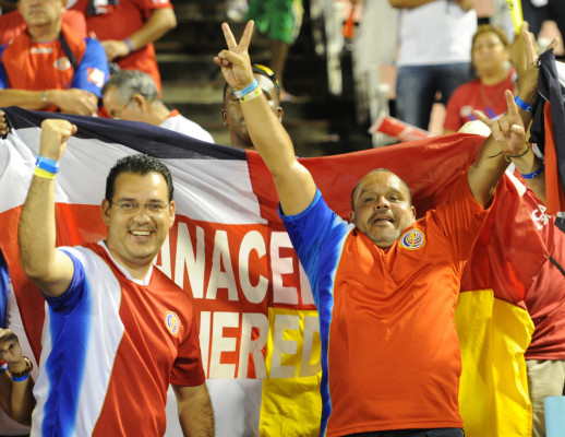 Bryan Ruíz: 'Quítennos la etiqueta de salvadores”