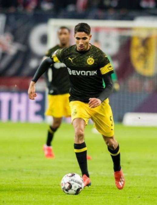 Achraf Hakimi: Lateral marroquí de 20 años que viene destacando en el Borussia Dortmund. Cedido a préstamo a dos años por el Real Madrid y no se descarta que pueda regresar.