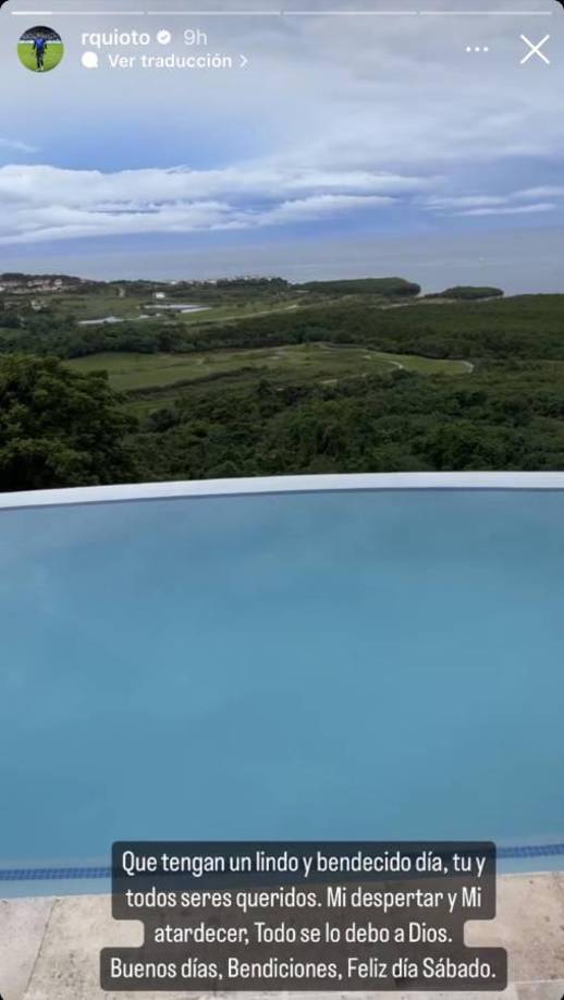 Romell Quioto se fue de vacaciones a Roatán y dejó varios mensajes en sus redes sociales. 