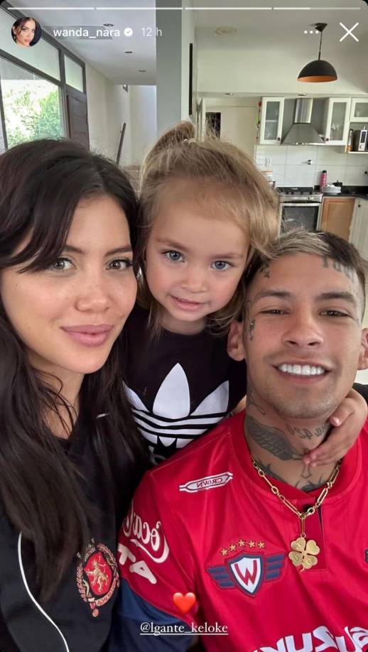 Separada de Mauro Icardi, Wanda Nara parece estar cada vez más cerca de L-Gante. Tras mostrarse juntos en varios eventos y en las redes sociales, este jueves la pareja partió desde Ezeiza para tomarse unas románticas vacaciones en Brasil. 