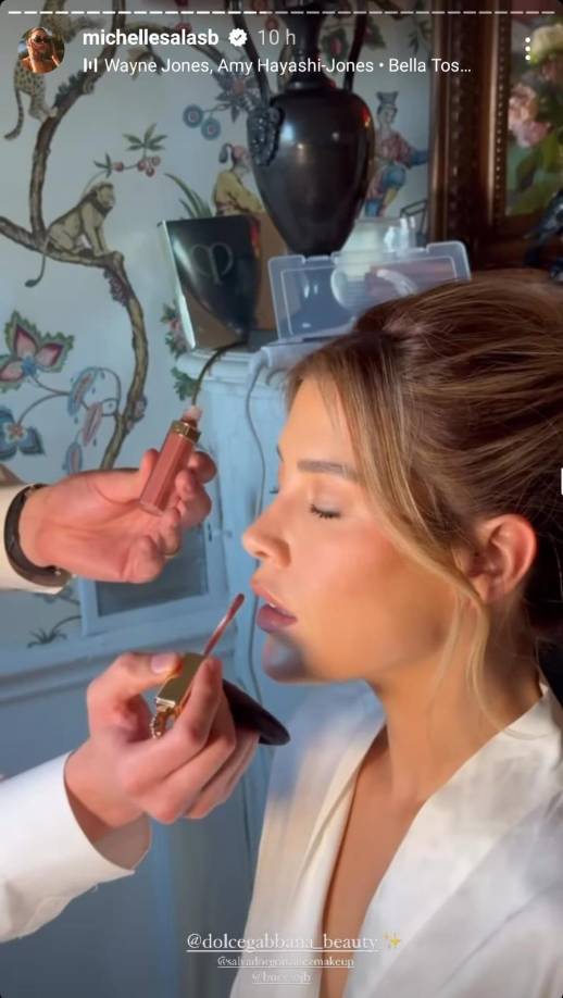 La bella modelo también reveló que su maquillaje de novia que usó en su ceremonia era parte de la marca dolce&amp;gabbana Beauty. 