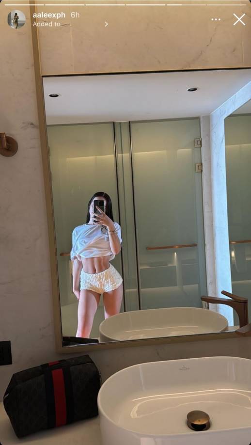 También colgaron fotos de la lujosa habitación que comparten en las vacaciones en Grecia. Esta es la imagen de Álex Padilla.