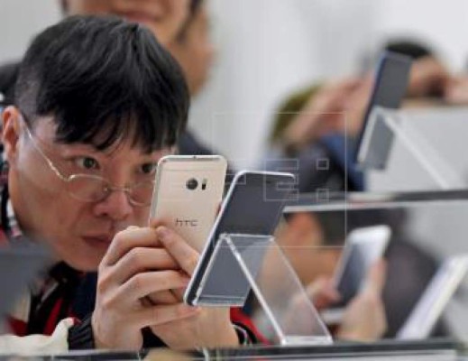 HTC lanza nuevos modelos de la gama U