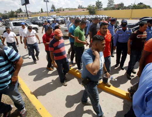 Trasladan a 130 policías fronterizos