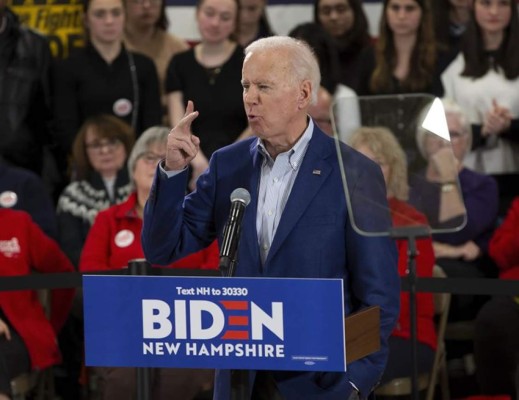 Biden y Sanders, favoritos entre los votantes latinos de Nevada