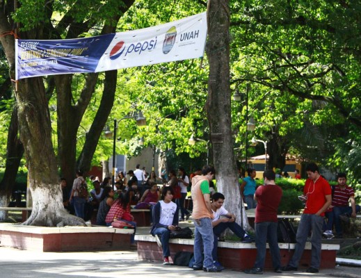 Descartan cancelación de clases de 8:00 a 9:00 pm en la Unah-vs