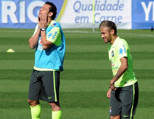 Brasil se entrena con un Neymar recuperado