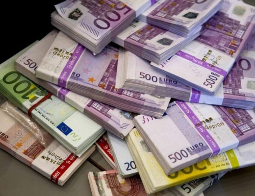 Suiza trata de averiguar porqué alguien tiró 100 mil euros por el retrete