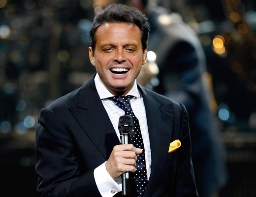 Las duras críticas han deprimido a Luis Miguel