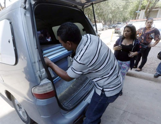 Hallan muerta a mujer y su novio intenta quitarse la vida