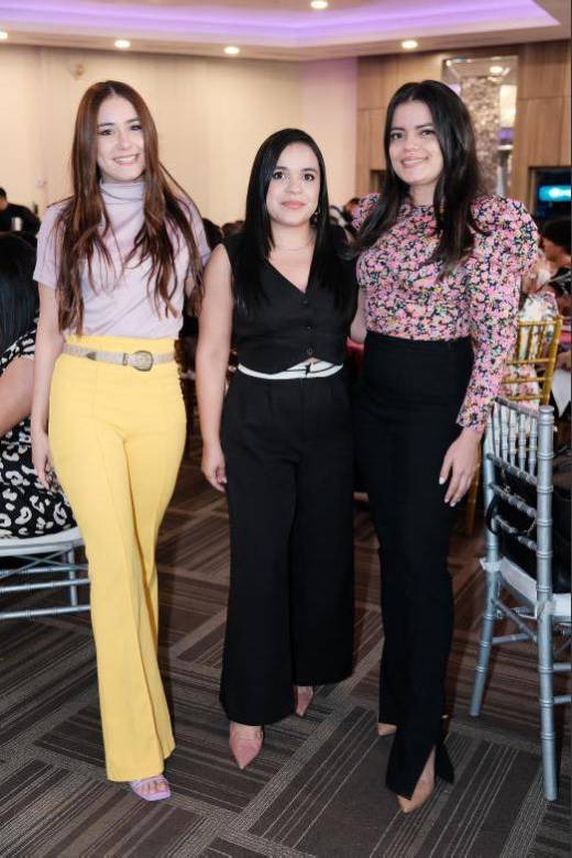 Nissi Espinal, Elia Ávila y Evelin Lagos