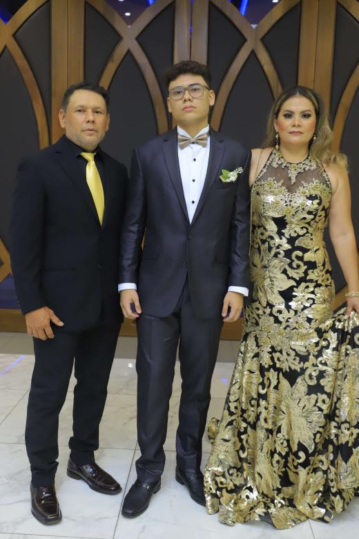 Ower Lewis Sarmiento, Ower Jafet Sarmiento y Karen Mejía