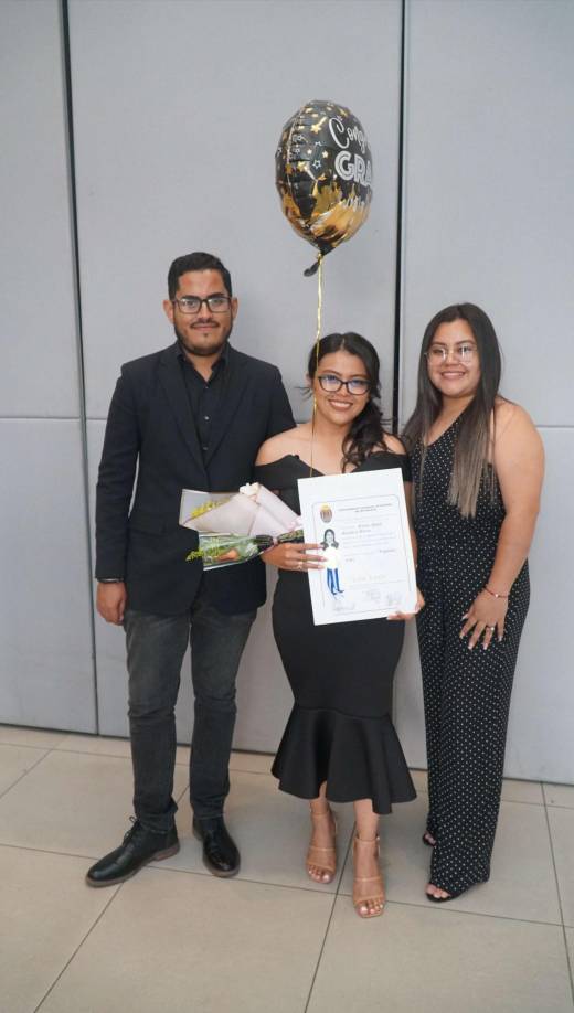 Alejandro Figueroa, Nicoll Sanabria y Keydi Sanabria