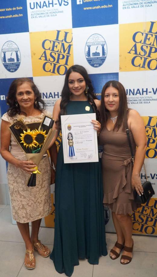 María Romero, Heydi Moncada y Sandra Cruz