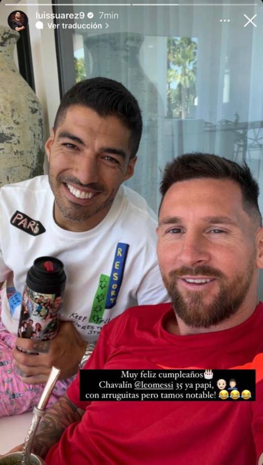 Luis Suarez no se olvida de su amigo “Ya papi con arrugas, pero ‘tamos’ notable”.