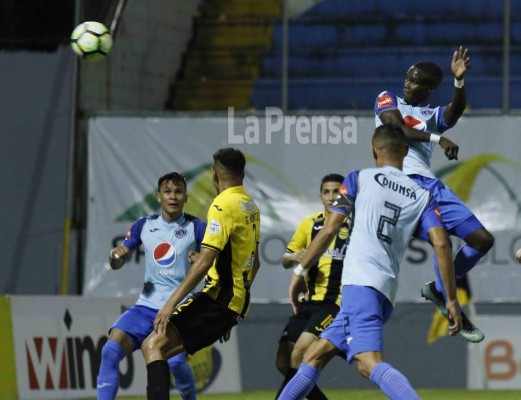 Motagua le sacó el empate al Real España y es sublíder