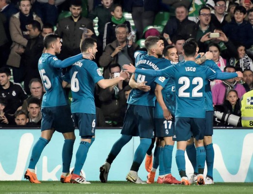 El Real Madrid vence al Betis en una locura de partido
