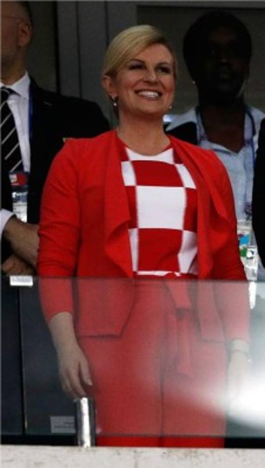 Kolinda Grabar-Kitarović estuvo presente en la victoria de Croacia sobre Rusia en penales para clasificar a las semifinales del Mundial 2018. Foto AFP