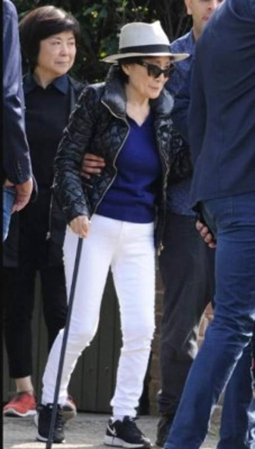 Sus pocas apariciones incluyendo una marcha de mujeres en Columbus Circle en 2019 y en una conmemoración de Lennon en Liverpool en mayo de 2018.